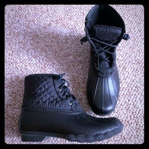 EUC Sperry Salwater quilted duck boot